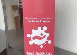 Covid 19: en Normandie, la société Printngo met au point un distributeur de gel hydroalcoolique sans contact