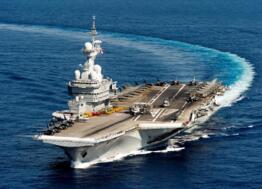 La ministre des Armées Florence Parly annonce la construction d’un nouveau porte-avions aux chantiers de l’Atlantique de Saint-Nazaire