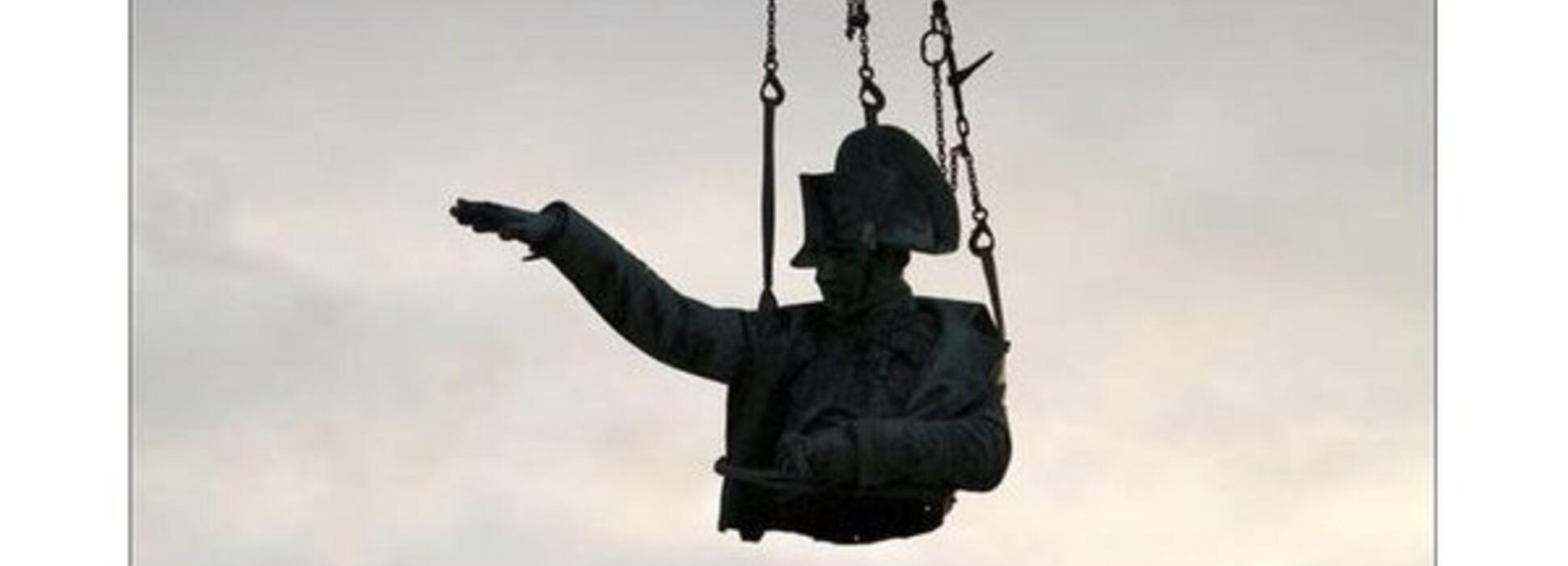 Un trésor caché sous la statue de Napoléon