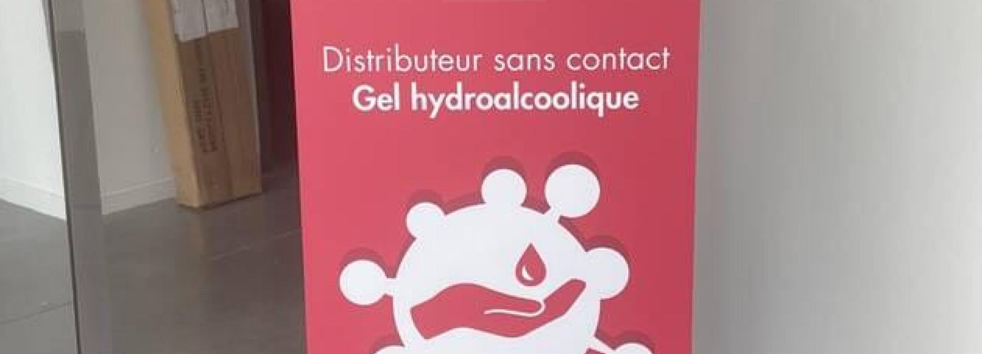 Covid 19: en Normandie, la société Printngo met au point un distributeur de gel hydroalcoolique sans contact