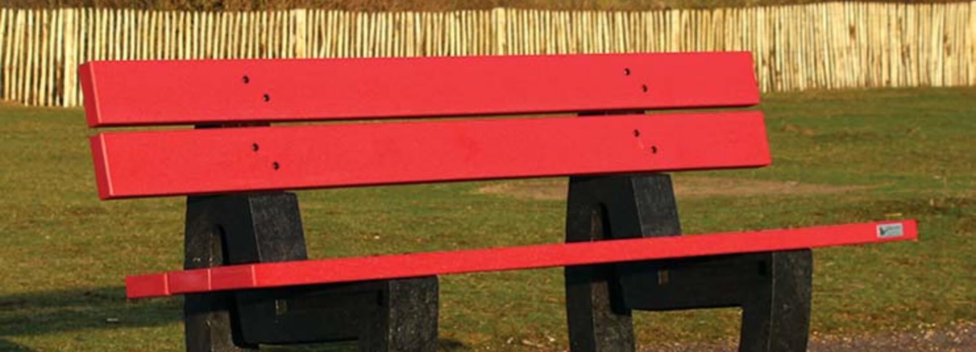 Près de Caen, Plas Eco est le 1er éco-concepteur et fabricant d’équipement extérieur en plastique recyclé