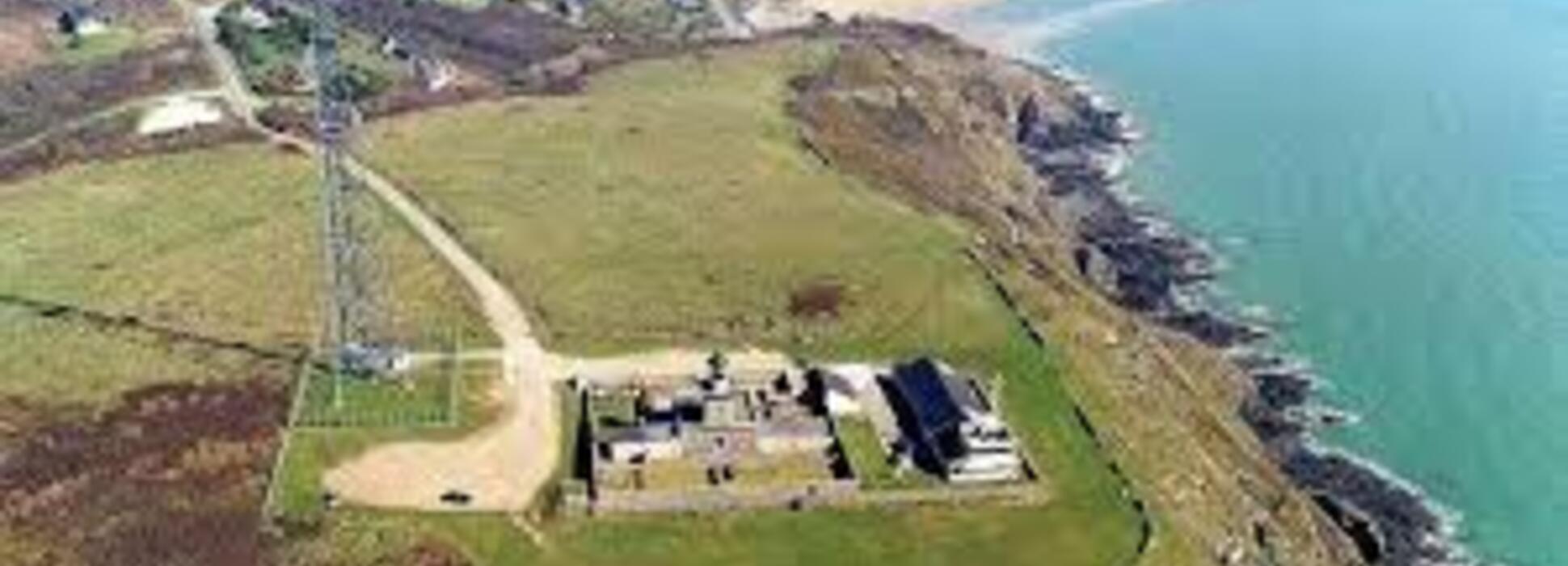 Le sémaphore de Carteret veille sans relâche sur la façade maritime du Cotentin